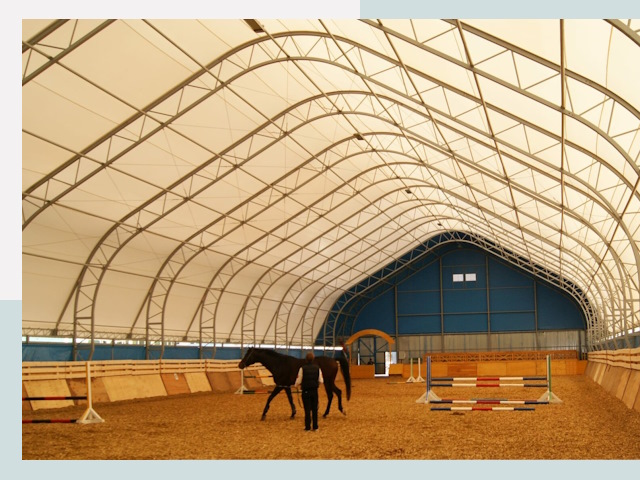 Строительство конных манежей в Ржеве